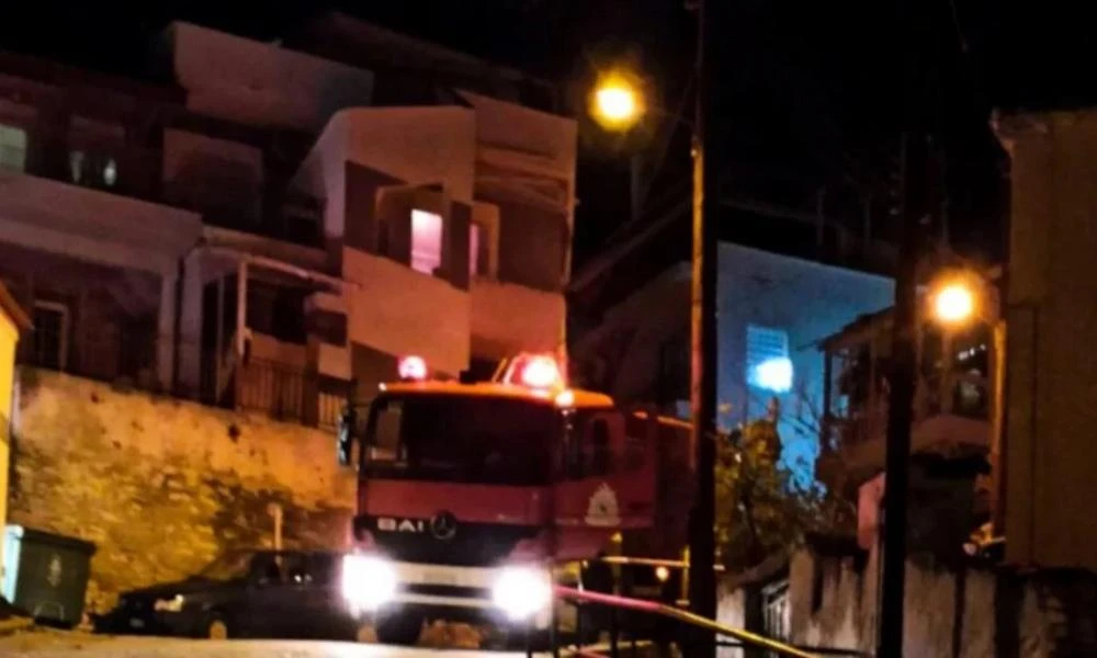 Καβάλα: Φωτιά σε σπίτι - Επί τόπου η Πυροσβεστική